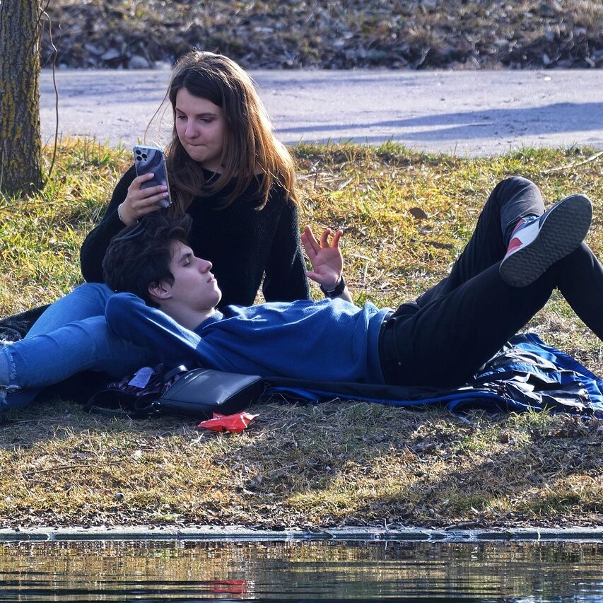 couple-7647450_1280