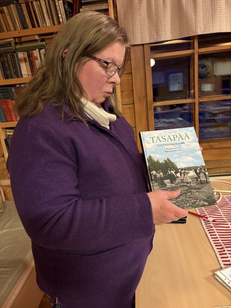 Tasapään historia kansien välissä